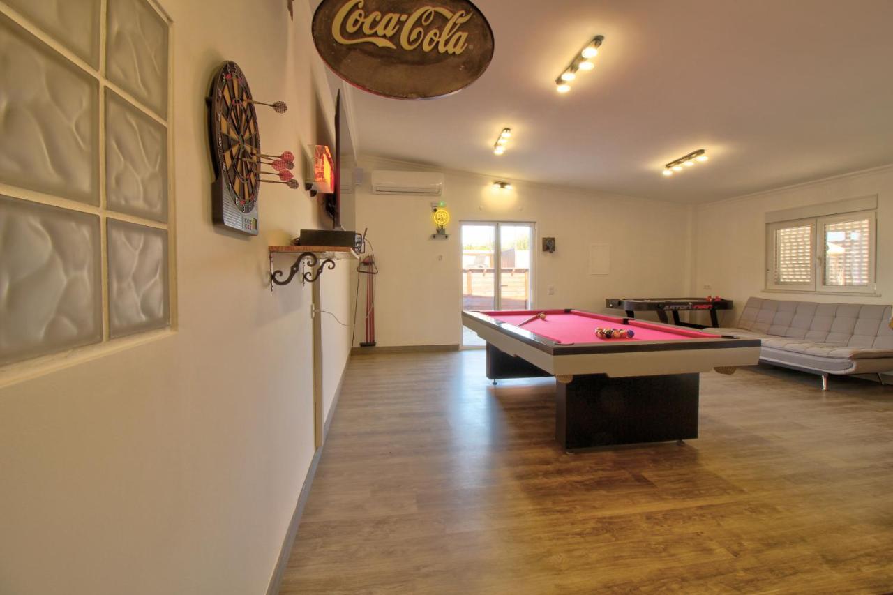 Amadeus Villa 蒙卡拉帕乔 外观 照片